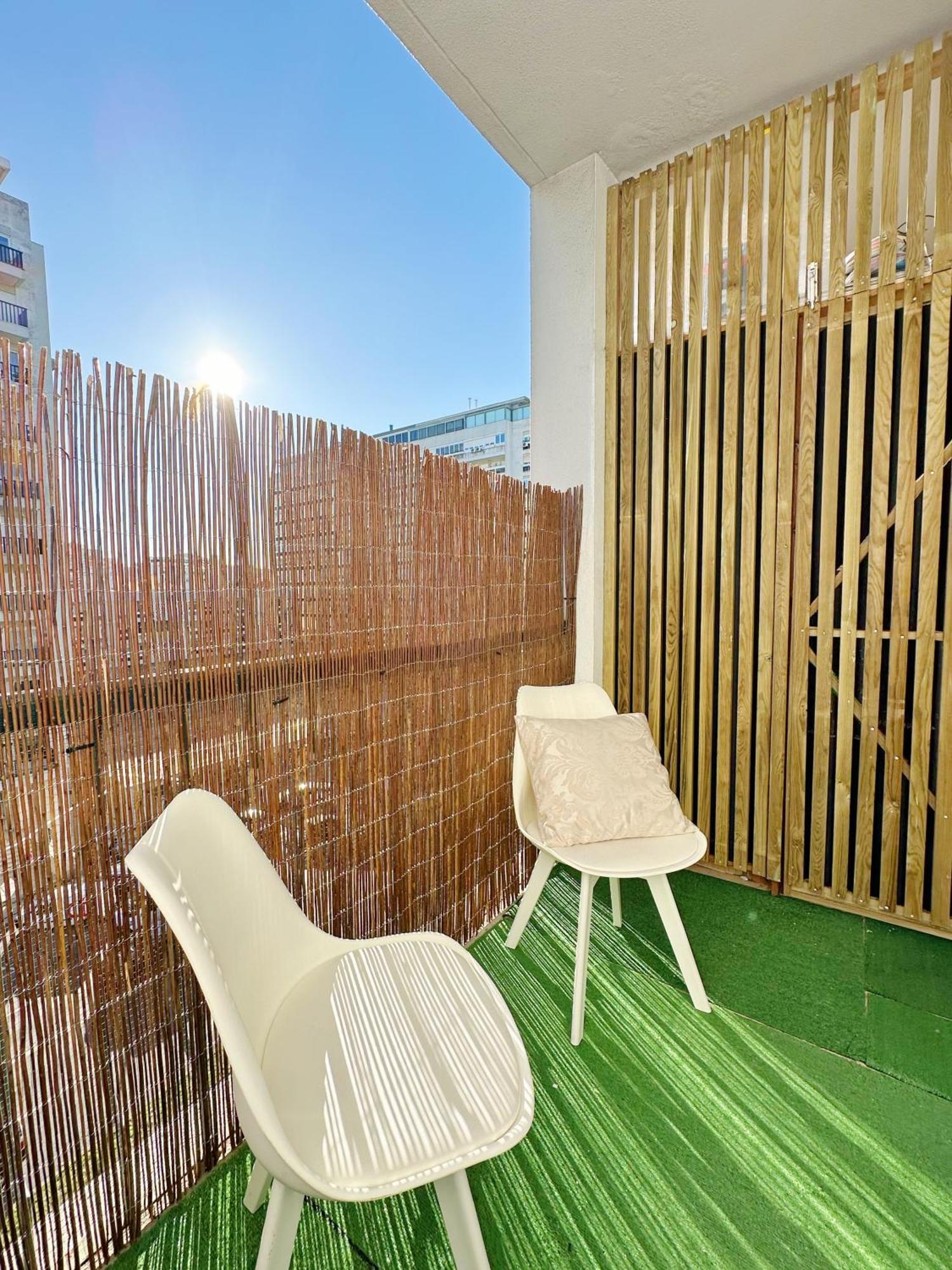 Soar Home I Urban Nest - Near Airport & Green Park Lisboa Exteriör bild